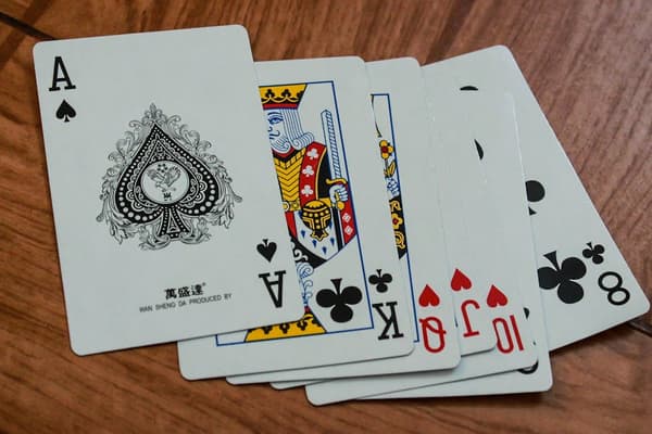 Pesten - 2-8 players