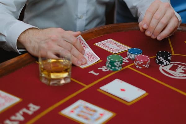 Pontoon - 2-8 players